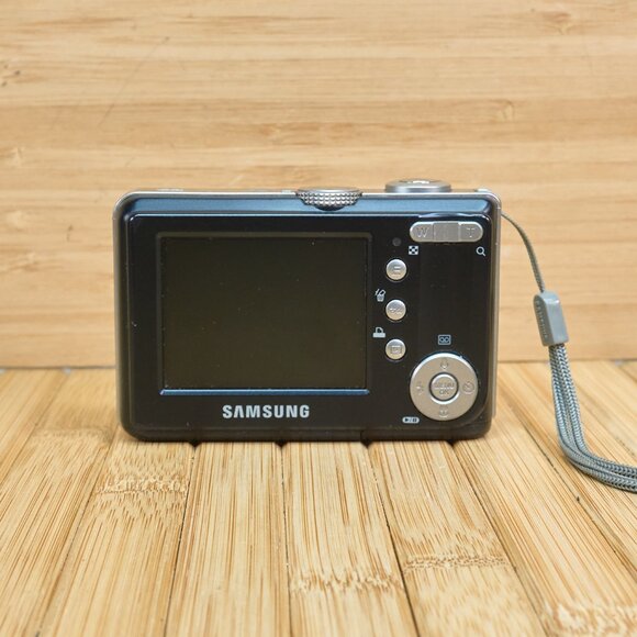 Samsung Digimax S600 6MP Digital Camera with 3x Optical Zoom, Black - Picture 6 of 8